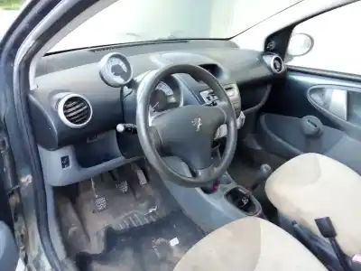 Veículo de Sucata peugeot 107 básico do ano 2007 alimentado 1kr