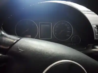 Veicolo di demolizione audi a4 berlina (8e) 1.9 tdi (96kw) dell'anno 2001 alimentato awx