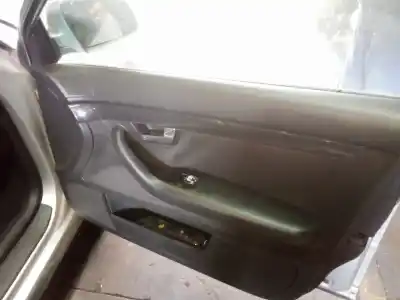 Veicolo di demolizione audi a4 berlina (8e) 1.9 tdi (96kw) dell'anno 2001 alimentato awx