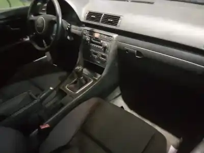 Veículo de Sucata audi a4 berlina (8e) 1.9 tdi (96kw) do ano 2003 alimentado avf