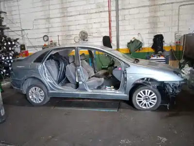 Sloopvoertuig citroen c5 berlina 2.0 exclusive van het jaar 2005 aangedreven rhr