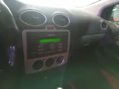 Veículo de Sucata ford focus berlina (cap) ambiente (d) do ano 2006 alimentado kkda