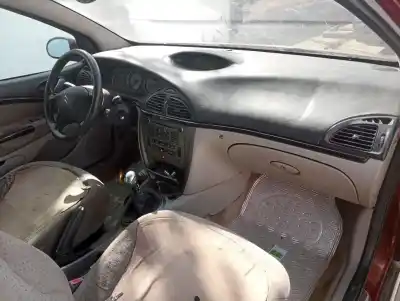 Veicolo di demolizione citroen c5 berlina 2.0 exclusive dell'anno 2005 alimentato rhr