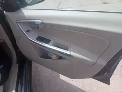 Veículo de Sucata volvo s60 lim. summum do ano 2014 alimentado d4204t5