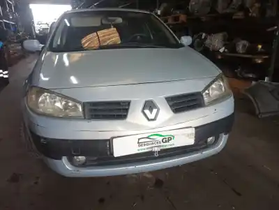 Vehículo de desguace RENAULT MEGANE II CLASSIC BERLINA Confort Expression del año 2004 con motor F9Q800