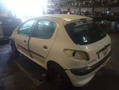 Sloopvoertuig peugeot                                            206 berlina                                                                                                                                                                                                                                                xr                                                                                                                                                                                                                                                         van het jaar 1999 aangedreven kfx