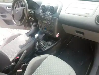 Veículo de Sucata ford fiesta (cbk) ambiente do ano 2003 alimentado f6ja