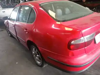 Véhicule à la ferraille seat                                               toledo (1m2)                                                                                                                                                                                                                                               select                                                                                                                                                                                                                                                     de l'année 2001 alimenté asv