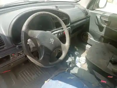 Veículo de Sucata peugeot partner (s1) combispace do ano 2001 alimentado rhy