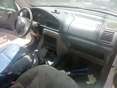 Veículo de Sucata peugeot partner (s1) combispace do ano 2001 alimentado rhy