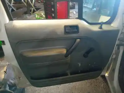 Здавання транспортного засобу ford tourneo connect (tc7) kombi corta року 2004 потужний bhpa Здавання транспортного засобу ford tourneo connect (tc7) kombi corta року 2004 потужний bhpa