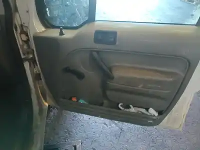 Здавання транспортного засобу ford tourneo connect (tc7) kombi corta року 2004 потужний bhpa Здавання транспортного засобу ford tourneo connect (tc7) kombi corta року 2004 потужний bhpa