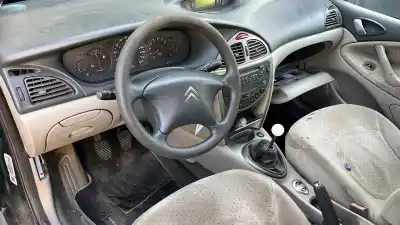 Veicolo di demolizione citroen c5 berlina 2.0 hdi premier dell'anno 2001 alimentato rhz
