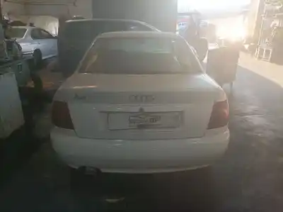Verschrottungsfahrzeug audi a4 berlina (b5) 1.8 des jahres 1996 angetrieben adr