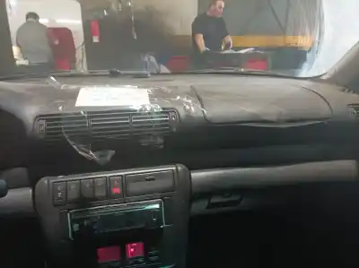 Verschrottungsfahrzeug audi a4 berlina (b5) 1.9 tdi des jahres 1996 angetrieben afn