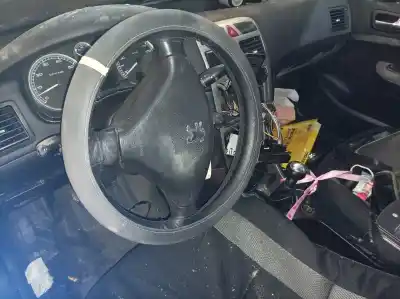 Veículo de Sucata peugeot 307 (3a/c) 1.6 16v do ano 2003 alimentado nfu