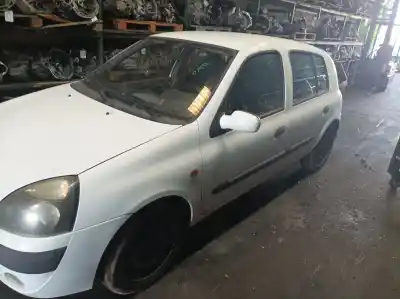 Scrapping Vehicle renault clio ii (bb_, cb_) 1.5 dci (b/cb3m) of the year 2001 powered k9k