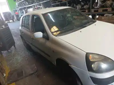 Scrapping Vehicle renault clio ii (bb_, cb_) 1.5 dci (b/cb3m) of the year 2001 powered k9k