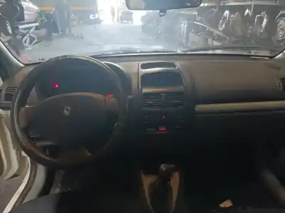 Scrapping Vehicle renault clio ii (bb_, cb_) 1.5 dci (b/cb3m) of the year 2001 powered k9k