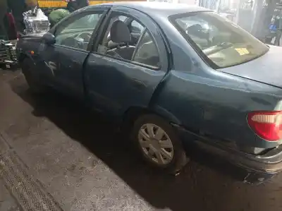 Veículo de Sucata nissan almera ii hatchback (n16) 2.2 di do ano 2002 alimentado yd22