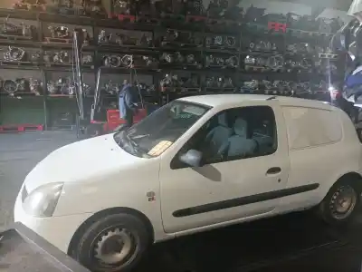 Veículo de Sucata renault clio ii (bb_, cb_) 1.5 dci (b/c2j) do ano 2007 alimentado k9k