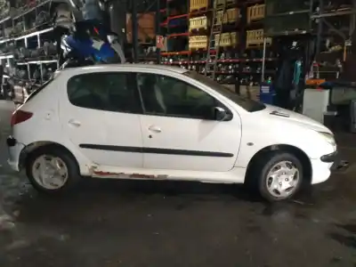 Здавання транспортного засобу peugeot 206 fastback (2a/c) 1.4 hdi eco 70 року 2003 потужний 8hx