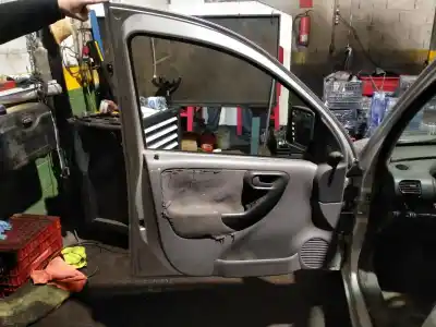 Veículo de Sucata OPEL COMBO TOUR 1.7 DI 16V do ano 2003 alimentado Y17DTL