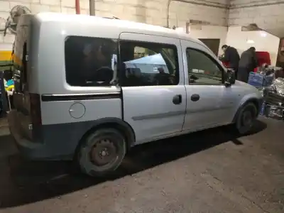 Veículo de Sucata opel combo tour 1.7 di 16v do ano 2003 alimentado y17dtl