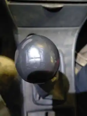 Veículo de Sucata toyota corolla (_e12_) 1.4 vvt-i (zze120_) do ano 2004 alimentado 4zz-fe