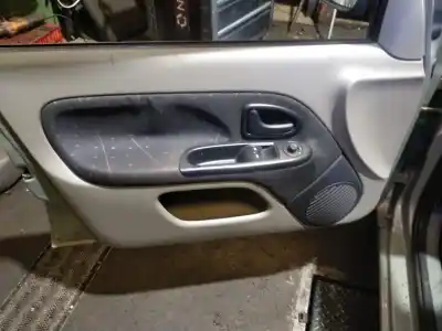 Veículo de Sucata renault clio ii (bb_, cb_) 1.2 (bb0a, bb0f, bb10, bb1k, bb28, bb2d, bb2h, cb0a,... do ano 2003 alimentado d7f