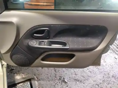 Veículo de Sucata renault clio ii (bb_, cb_) 1.2 (bb0a, bb0f, bb10, bb1k, bb28, bb2d, bb2h, cb0a,... do ano 2003 alimentado d7f