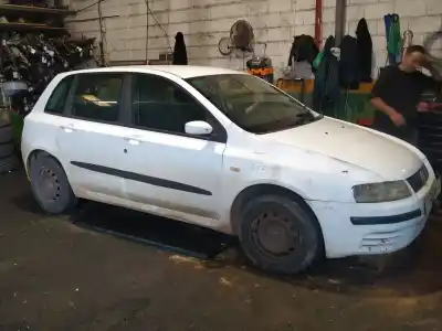 Veículo de Sucata fiat stilo (192_) 1.9 jtd (192_xe1a) do ano 2003 alimentado 192a1000
