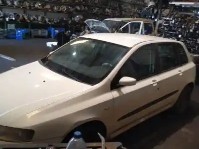 Veículo de Sucata fiat stilo (192_) 1.9 jtd (192_xe1a) do ano 2003 alimentado 192a1000