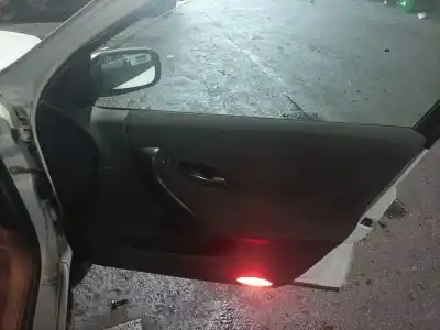 Veicolo di demolizione renault laguna ii (bg0/1_) 1.9 dci (bg0r, bg0e) dell'anno 2003 alimentato f9q