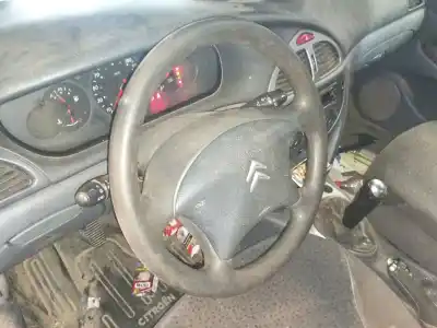 Veículo de Sucata citroen c5 i (dc_) 2.0 hdi (dcrhyb) do ano 2001 alimentado rhy