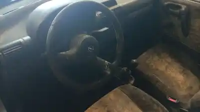Veicolo di demolizione opel corsa b (s93) 1.7 d (f08, f68, m68) dell'anno 1998 alimentato x17d