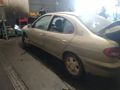 Veicolo di demolizione renault megane i classic (la0/1_) 1.9 dti (la1u) dell'anno 2001 alimentato f9q