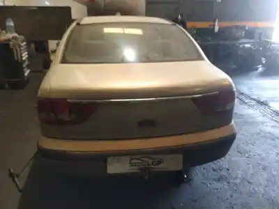 Veicolo di demolizione renault megane i classic (la0/1_) 1.9 dti (la1u) dell'anno 2001 alimentato f9q