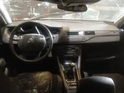 Veículo de Sucata citroen c5 iii (rd_) 2.0 hdi 140 do ano 2010 alimentado rhf