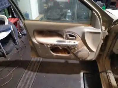 Veículo de Sucata renault clio ii (bb_, cb_) 1.2 16v (bb05, bb0w, bb11, bb27, bb2t, bb2u, bb2v, cb05,... do ano 2002 alimentado d4f