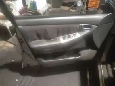 Veicolo di demolizione toyota corolla (_e12_) 2.0 d-4d (cde120r_, cde120l_) dell'anno 2002 alimentato 1cdftv