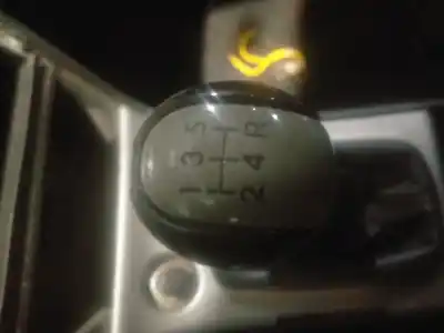 Veicolo di demolizione toyota corolla (_e12_) 2.0 d-4d (cde120r_, cde120l_) dell'anno 2002 alimentato 1cdftv