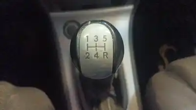 Veicolo di demolizione toyota corolla (_e12_) 2.0 d-4d (cde120r_, cde120l_) dell'anno 2002 alimentato 1cdftv