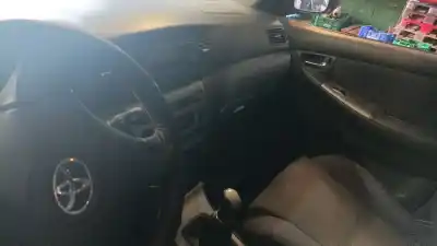 Veicolo di demolizione toyota corolla (_e12_) 2.0 d-4d (cde120r_, cde120l_) dell'anno 2002 alimentato 1cdftv