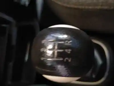 Veículo de Sucata nissan micra iii (k12) 1.2 16v do ano 2003 alimentado cr12