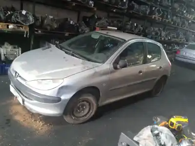 Здавання транспортного засобу peugeot 206 fastback (2a/c) 1.4 i року 2000 потужний kfx