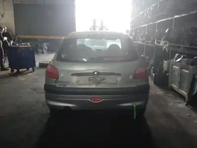 Здавання транспортного засобу peugeot 206 fastback (2a/c) 1.4 i року 2000 потужний kfx