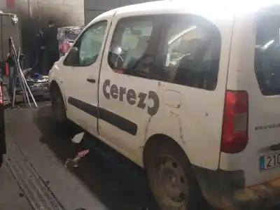 Veículo de Sucata peugeot partner tepee 1.6 hdi / bluehdi 75 do ano 2012 alimentado 9h06