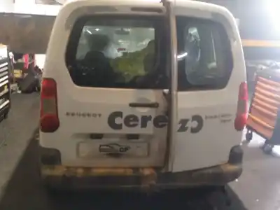 Veículo de Sucata peugeot partner tepee 1.6 hdi / bluehdi 75 do ano 2012 alimentado 9h06