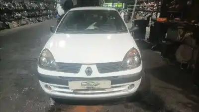 Veículo de Sucata renault clio ii (bb_, cb_) 1.5 dci (b/cb07) do ano 2005 alimentado k9k